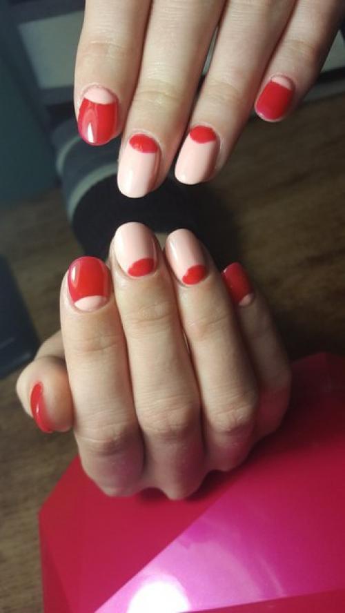 Здравствуйте.  Самоучка.  Пока коплю на курсы. 01