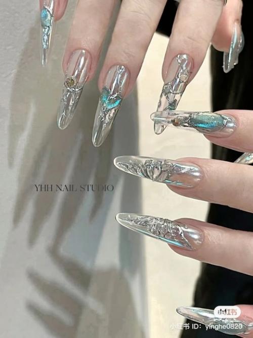 Маникюр на длинные ногти с необычным дизайном. 02