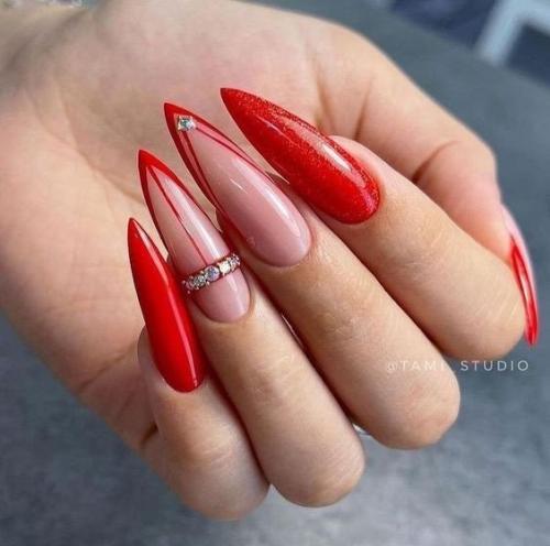 Нарядный маникюр в красном цвете. 08