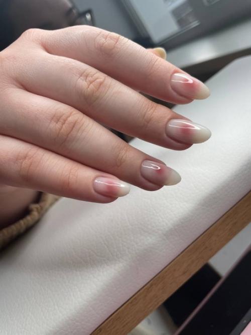 Изящный Nude.  К палитре Nude относятся не только пудровые оттенки, но также нежно-розовый, абрикосовый, персиковый цвета. 01