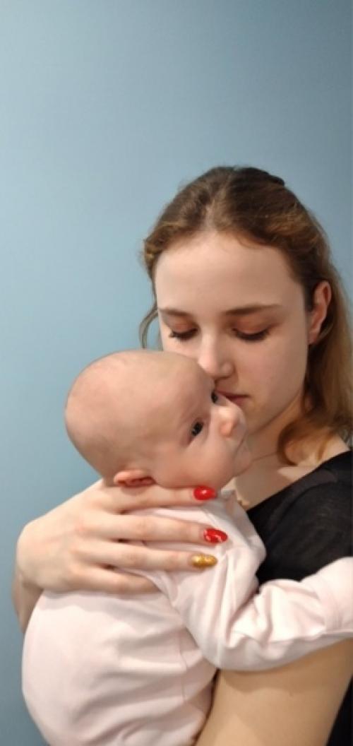 Постоянно встречаю знакомых которые наблюдают за нами, все говорят приятные слова поддержки и одобрения. 01