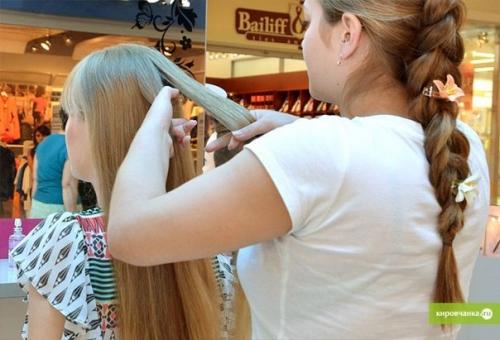 Коса из 3-х прядей вовнутрь с полувыпуском. 01