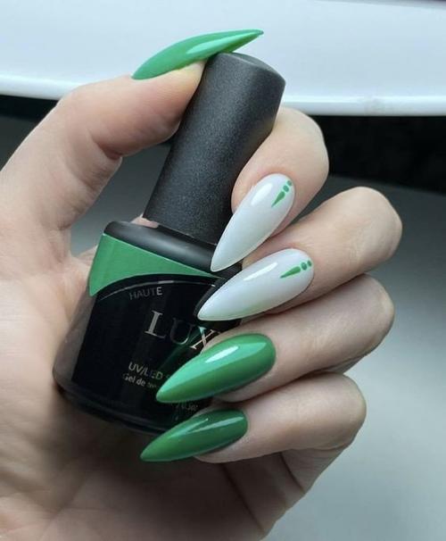 Подборка маникюра в зелёном цвете. 03