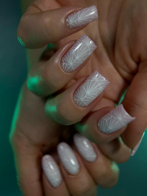 Разная форма ногтей на руках уже стала моей Фишечкой. 02