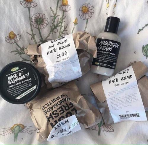 Мы делаем себе маникюр? 01