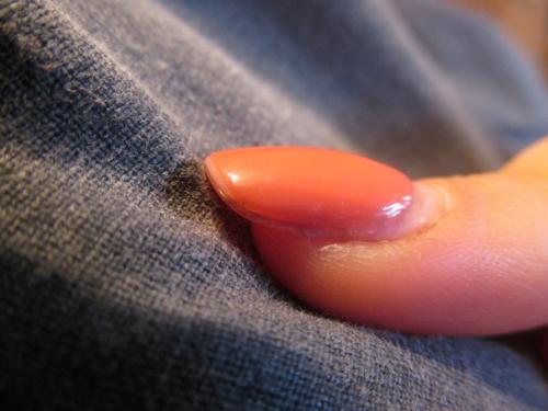 SOS?  До коррекции еще неделя, подскажите как снять ноготь или как поступить в такой ситуации с ногтем? 03