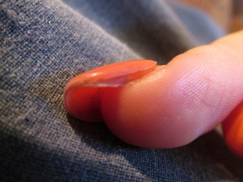 SOS?  До коррекции еще неделя, подскажите как снять ноготь или как поступить в такой ситуации с ногтем? 01