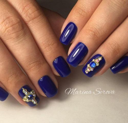 Маникюр на короткие ногти, в синем цвете. 06