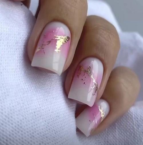 Дизайн маникюра - это способ выразить свою индивидуальность, подчеркнуть стиль и добавить яркий акцент к образу на кончиках пальцев. 09