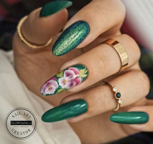 Маникюр в зелёных оттенках. 03