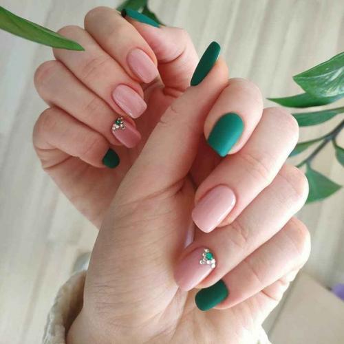 Маникюр в зелёных оттенках. 05