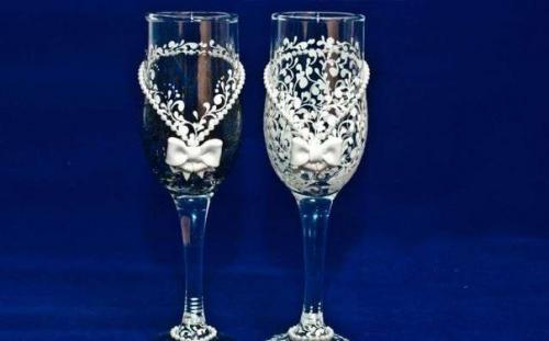 Здравствуйте, девочки.  Кто роспись свадебных бокалов делал? 02