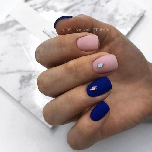 Маникюр на короткие ногти, в синем цвете. 05