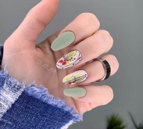 Маникюр в зелёных оттенках. 06