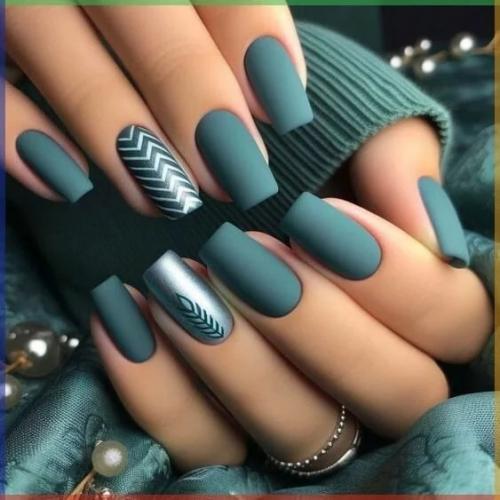 Лето заканчивается, и все модницы уже спешат заглянуть в следующий сезон. 01