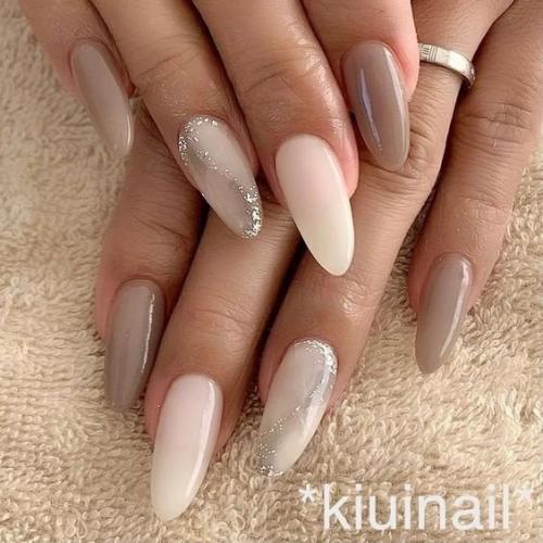 Стильный маникюр в нюдовом цвете. 02