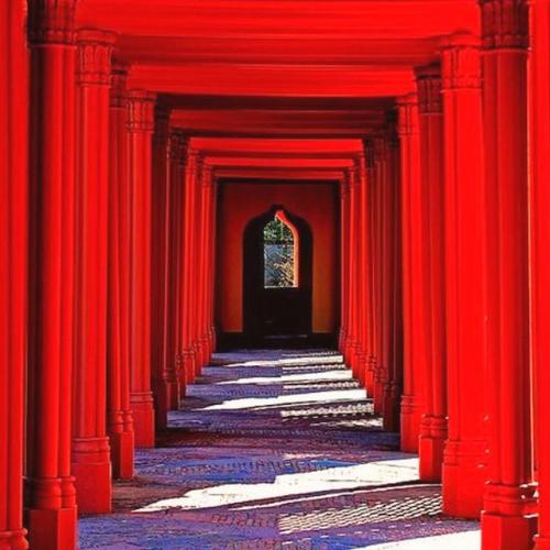 Меня зовут. Красный. 05