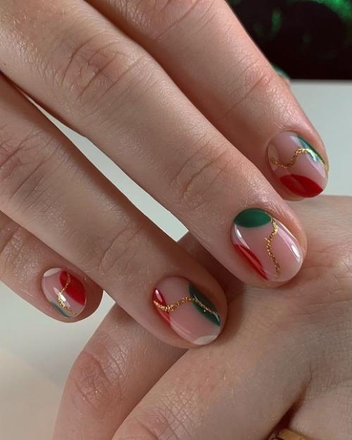 Минимализм в маникюре - это стиль, который никогда не выходит из моды благодаря своей элегантности и универсальности. 02