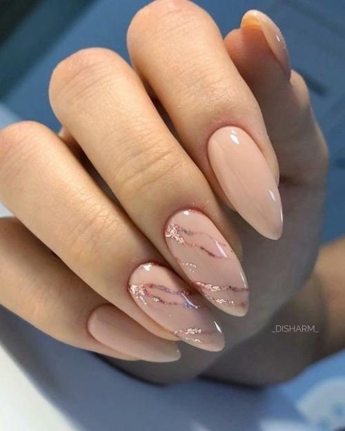 Стильный маникюр в нюдовом цвете. 05