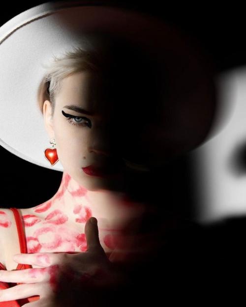 Как вам фотки Даши с недавней фотосессии? 01