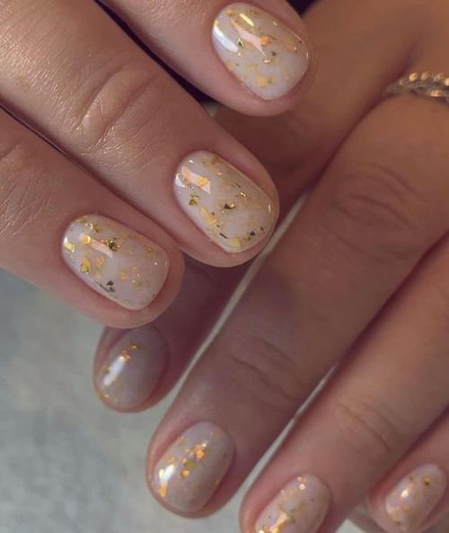 Маникюр на коротких ногтях имеет несколько преимуществ: 01 Маникюр на коротких ногтях имеет несколько преимуществ: 01