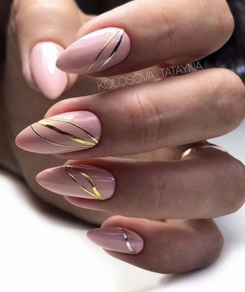 Стильный маникюр в нюдовом цвете. 01