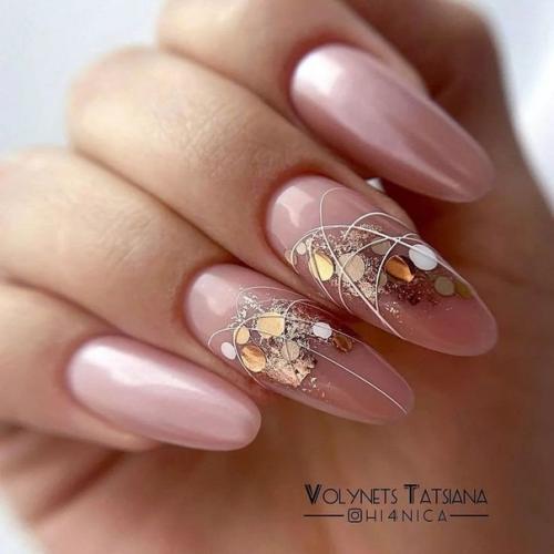 Стильный маникюр в нюдовом цвете. 08