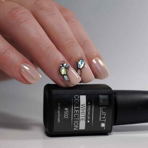 У любительниц маникюра, наверное, уже все было на ногтях. 06