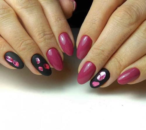 У любительниц маникюра, наверное, уже все было на ногтях. 03