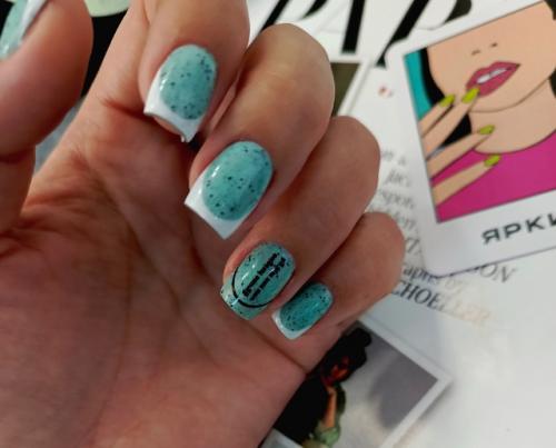 Каждую минуту от нажатия кнопки лифта ломается по одному ногтю. 02