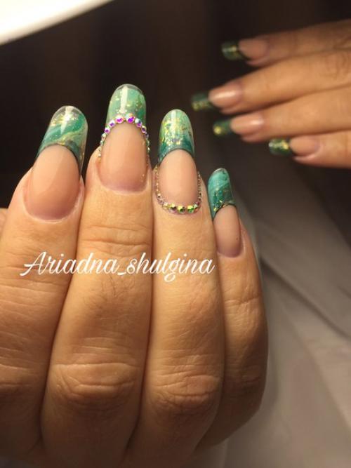 Приходишь на работу, садишься за стол, смотришь на свои руки - настроение портится. 01