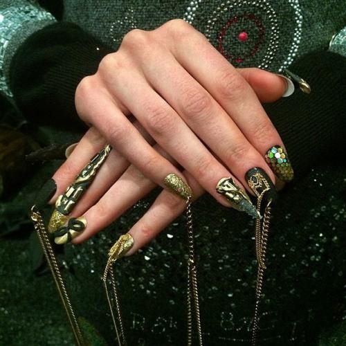 На кончиках пальцев: разнообразие текстур в нейл - арте. 01 На кончиках пальцев: разнообразие текстур в нейл - арте. 01