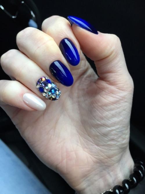 Сама себе. Всем красивого маникюра. 02