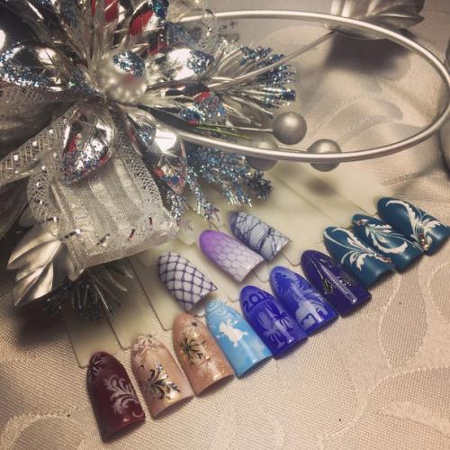 Приходишь на работу, садишься за стол, смотришь на свои руки - настроение портится. 04