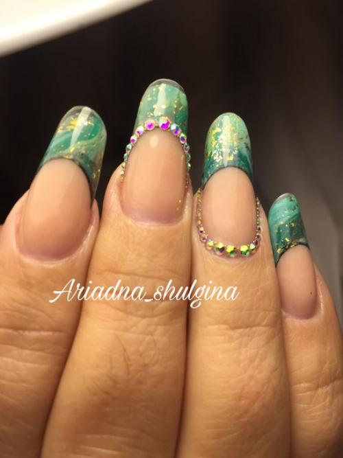 Приходишь на работу, садишься за стол, смотришь на свои руки - настроение портится. 03