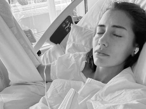 В 2024 году Клаудия раффин решила побаловать себя и сделать красивый маникюр на день святого Валентина. 02