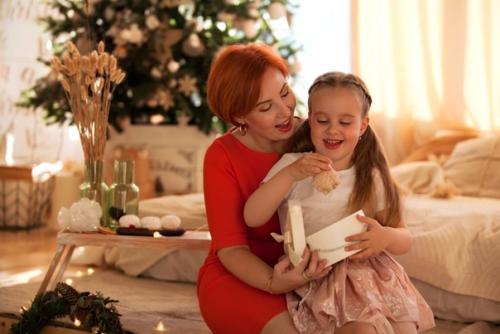 Продолжение истории. Я обещала рассказать откуда моя страсть к косметике. 01