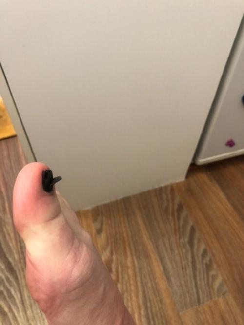 Хочу предостеречь девочек города, которые решили посетить мастера маникюра и педикюра Нику Белову! 01