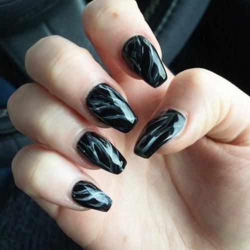 Мраморный маникюр кажется очень сложным: запутанный узор и точная имитация природного камня. 02 Мраморный маникюр кажется очень сложным: запутанный узор и точная имитация природного камня. 02