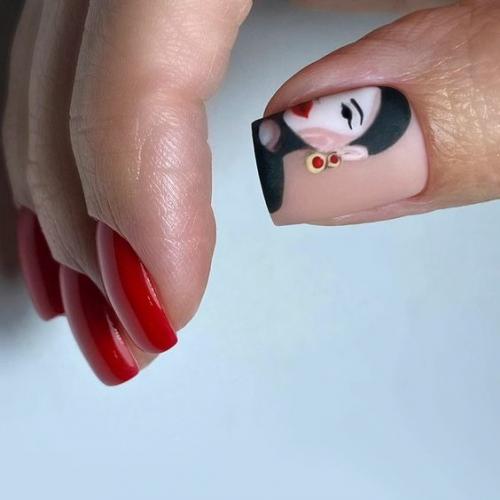 Фишка этого маникюра - декор на большом пальце! 01