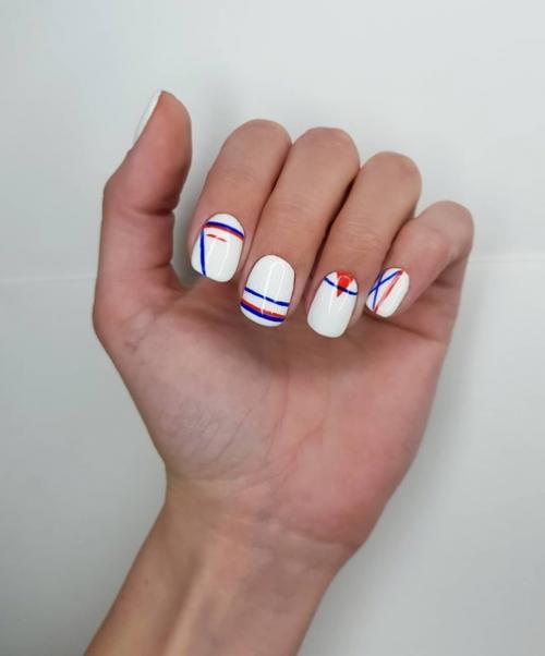 Какая из идей белого маникюра понравилась вам больше всего? 03