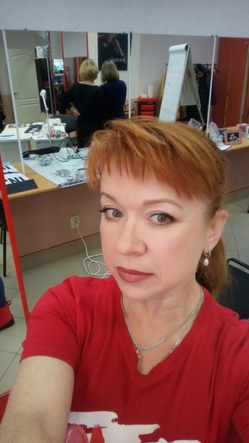 Поздравляю с праздником всех мастером маникюра! 07