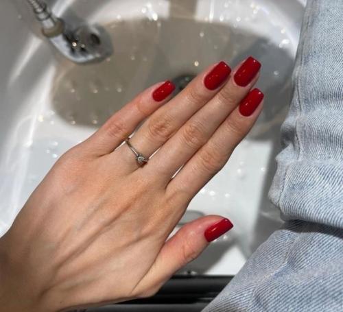 Эффектный красный.   Я его классикой считаю. 07