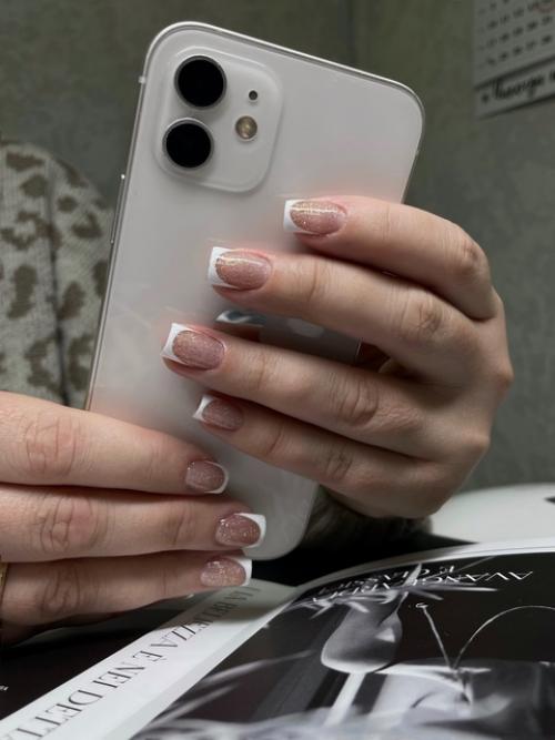 Ну ведь правда же говорят, что маникюр поднимает настроение? 01