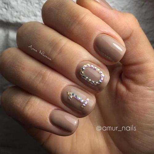 Лучшие идеи маникюра в нюдовом цвете. 05