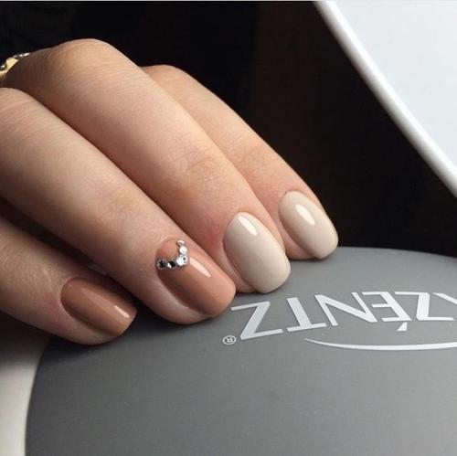 Лучшие идеи маникюра в нюдовом цвете. 04