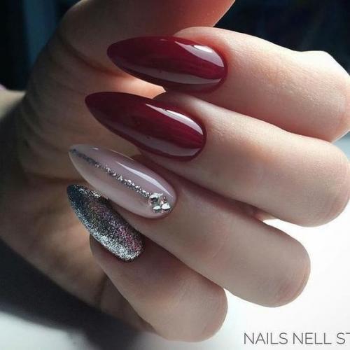 Невероятно милые идеи дизайна маникюра в бордовом цвете. 03