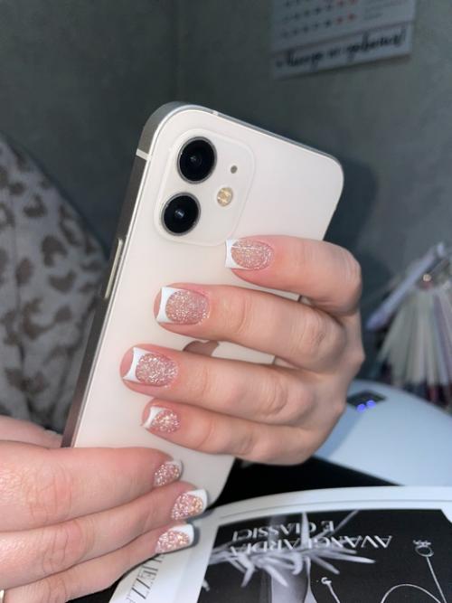 Ну ведь правда же говорят, что маникюр поднимает настроение? 02