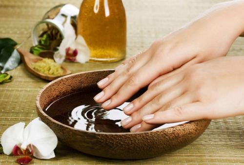 Как правильно ухаживать за ногтями в домашних условиях. 01 Как правильно ухаживать за ногтями в домашних условиях. 01