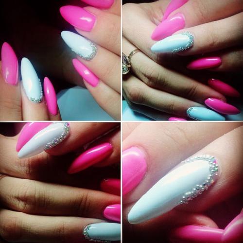 Мы приглашаем вас в нашу уютную студию маникюра. 03